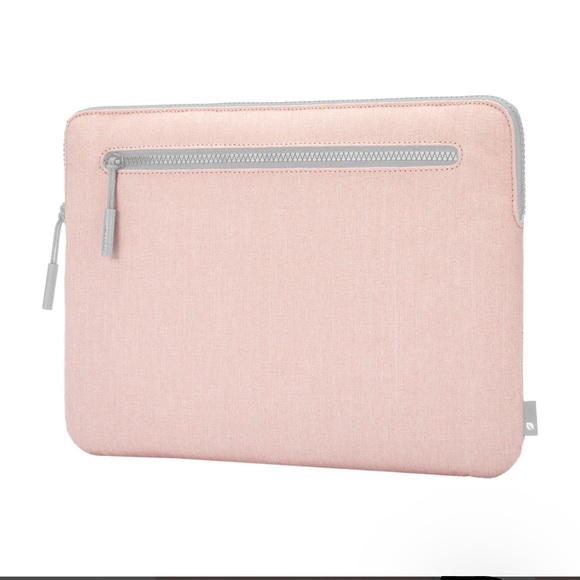 BRAND NEW INCASE sleeve. - Picture 2 of 8